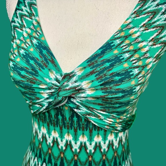 BCBGMaxAzria Green Chevron / Ikat Print Twist Front Tie-Around Sleeveless Top XS - Picture 4 of 10